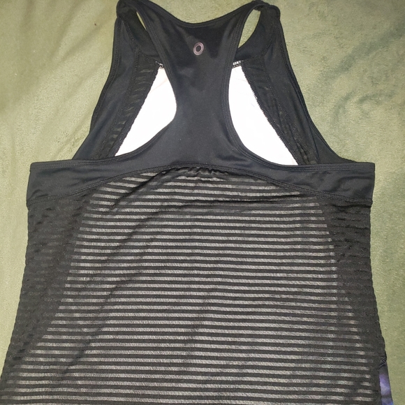 Pure & Simple Active workout Shirt - Picture 2 of 4